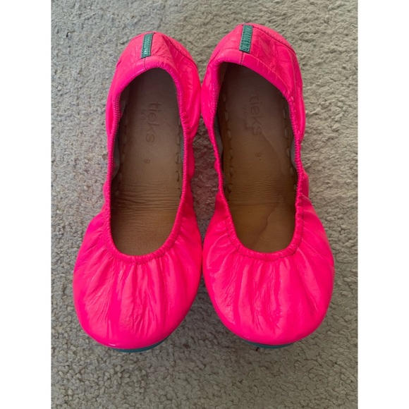 Tieks Shoes - RARE original release pop pink